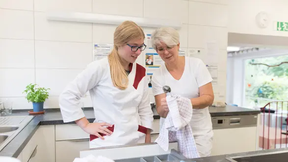 xHauswirtschaft_Küchenhilfe_Ausbildung_2.jpg