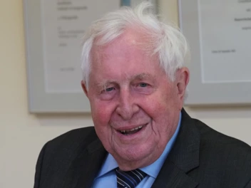 Prof. Dr. Bernhard Vogel