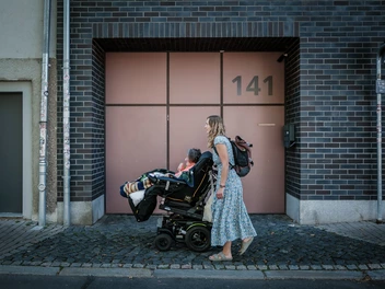 Solvey und Maike genießen ihren gemeinsamen Tag in der Stadt 