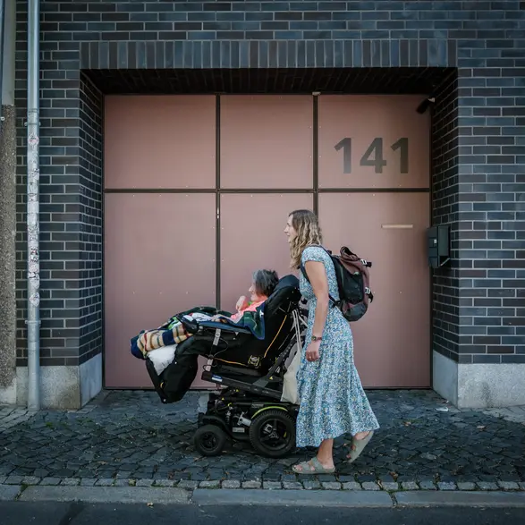Solvey und Maike genießen ihren gemeinsamen Tag in der Stadt 