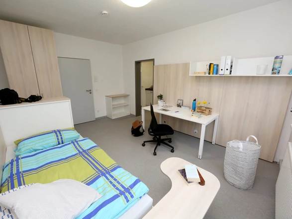 Ein Zimmer im Studentenwohnheim Ilmenau