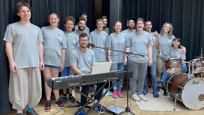 Musikgruppe auf der Bühne