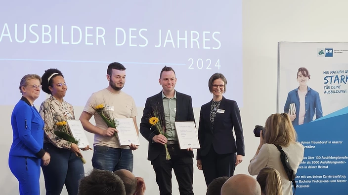 Bei der Preisverleihung zum Ausbilder des Jahres 2024 