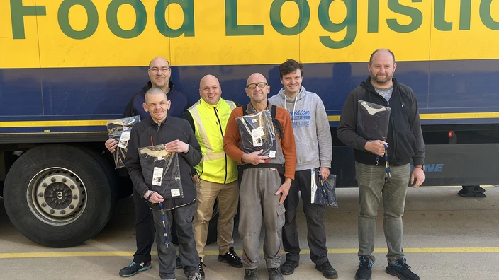 Das Team der Erfurter Werkstätten beim Logistikunternehmen Dachser