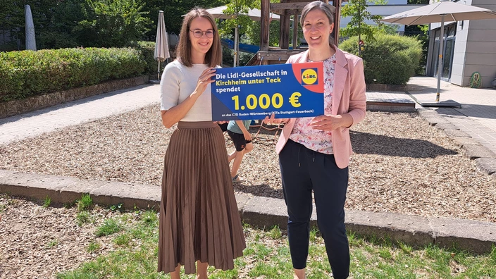 Scheckübergabe Lidl in KiTa Feuerbacher Balkon 