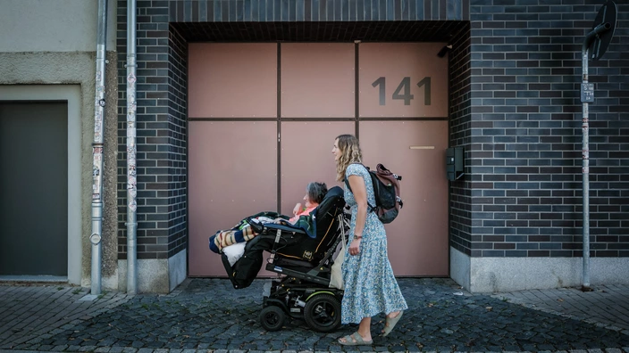 Solvey und Maike genießen ihren gemeinsamen Tag in der Stadt 