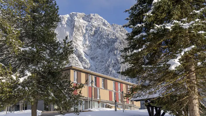 Die CJD Christophorusschulen Berchtesgaden liegen auf 1.200 Metern Seehöhe oberhalb des Berchtesgadener Tals