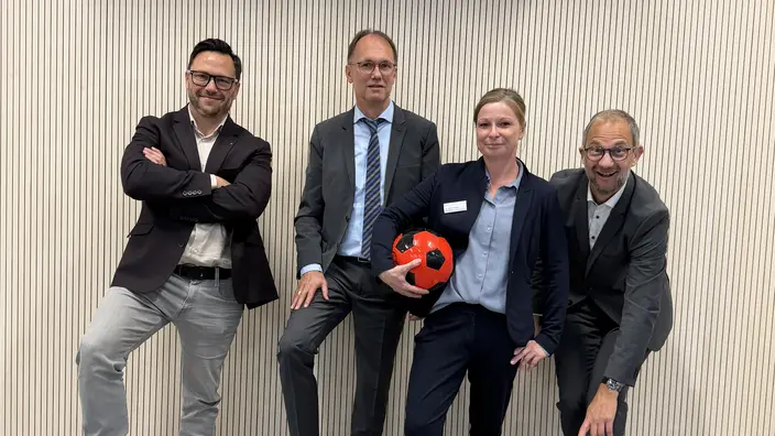 Gesamtleiter Stoyan Dimitrov, Staatssekretär Dr. Tobias Knoblich, Schulleiterin Dr. Katja Kirchner und CJD Vorstand Samuel Breisacher
