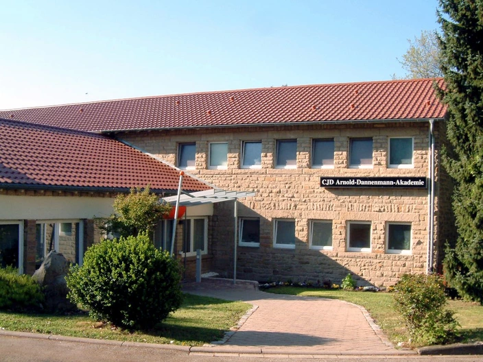 Das Gebäude der Arnold-Dannenmann-Akademie des CJD.
