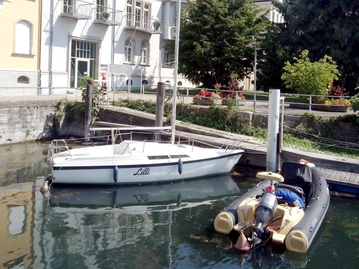 Das Segelboot Lilli im Hafen