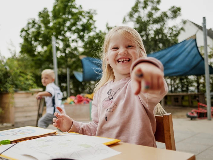 Kinder im Garten der CJD Kita