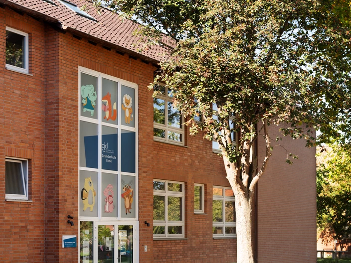 Hauptgebäude der CJD Grundschule Eime